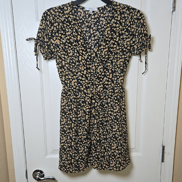 Purple Snow Small Pixie Daisy Mini Dress Flirty Tie Sleeves Wooden Buttons - Picture 8 of 13